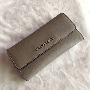 Michael Kors Jet Set Trifold Leather Wallet
